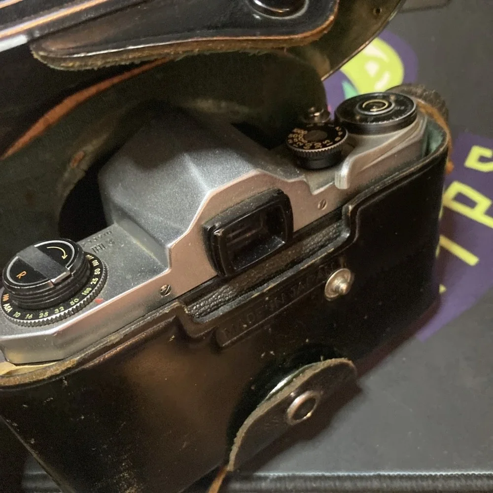 Vintage Honeywell Pentax H3 35mm Film Camera  with Leather Case  B2